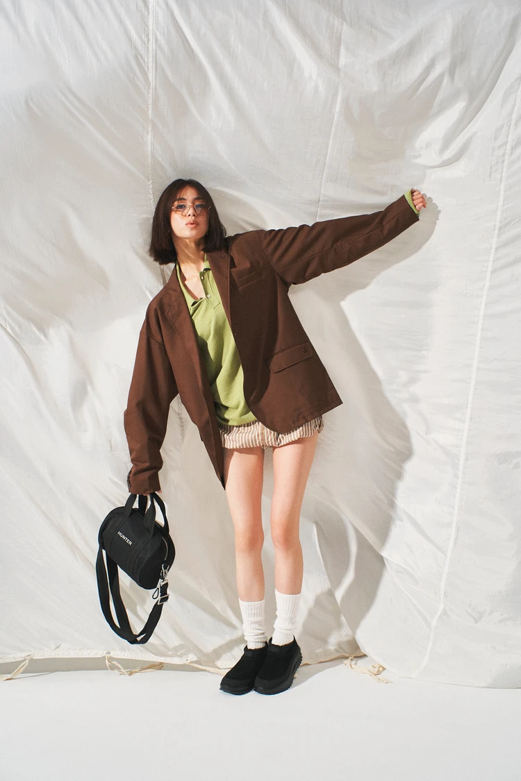 ハンター 新作着用 佐藤晴美さん ブラウンジャケットコーデ