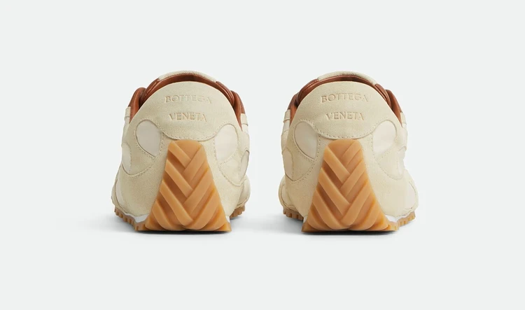 ボッテガ・ヴェネタ 新作スニーカー ウィメンズ(シーソルト/キャラメル)¥137500 かかと