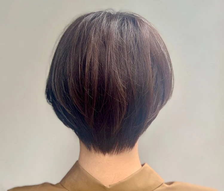 30代ー40代髪型・ショートのバック