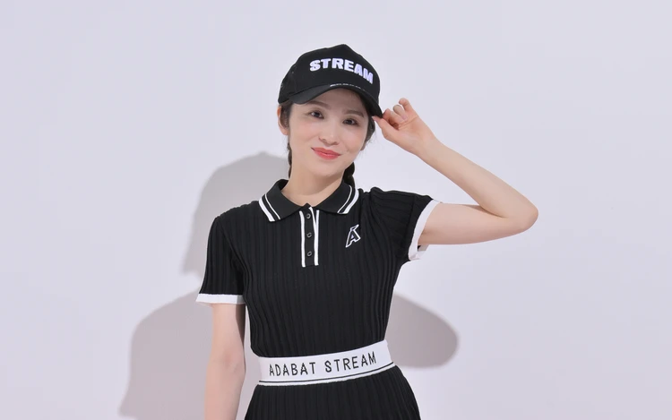 読者が着てみた！【30代のためのゴルフウエア】女性らしさを備えた『アダバットストリーム』の上品ウエア