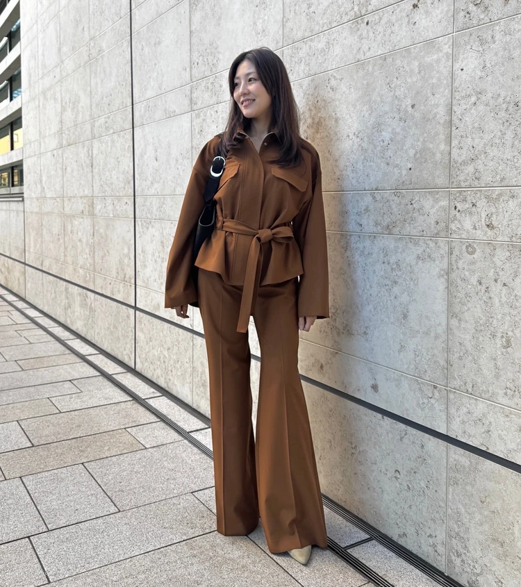 セオリー　新作セットアップ　プレス着用画像