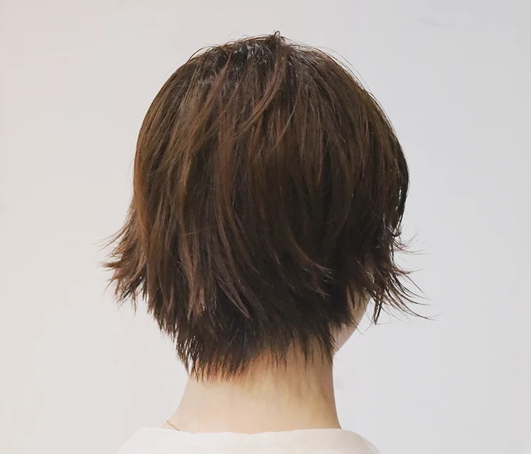エアリーなマニッシュショートボブ　バック