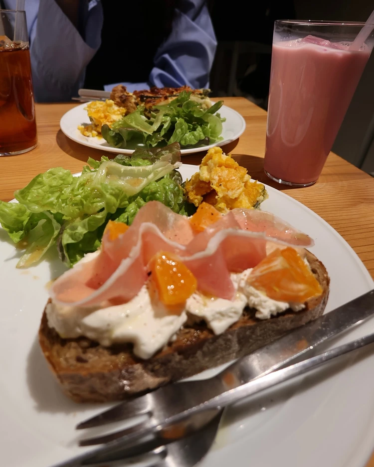 名古屋カフェ, 伏見カフェ, パーラーイムオム, 焼菓子カフェ, 生ハムサンド, サクララテ, 春カフェ, おしゃれカフェ, 女子ランチ, 名古屋グルメ