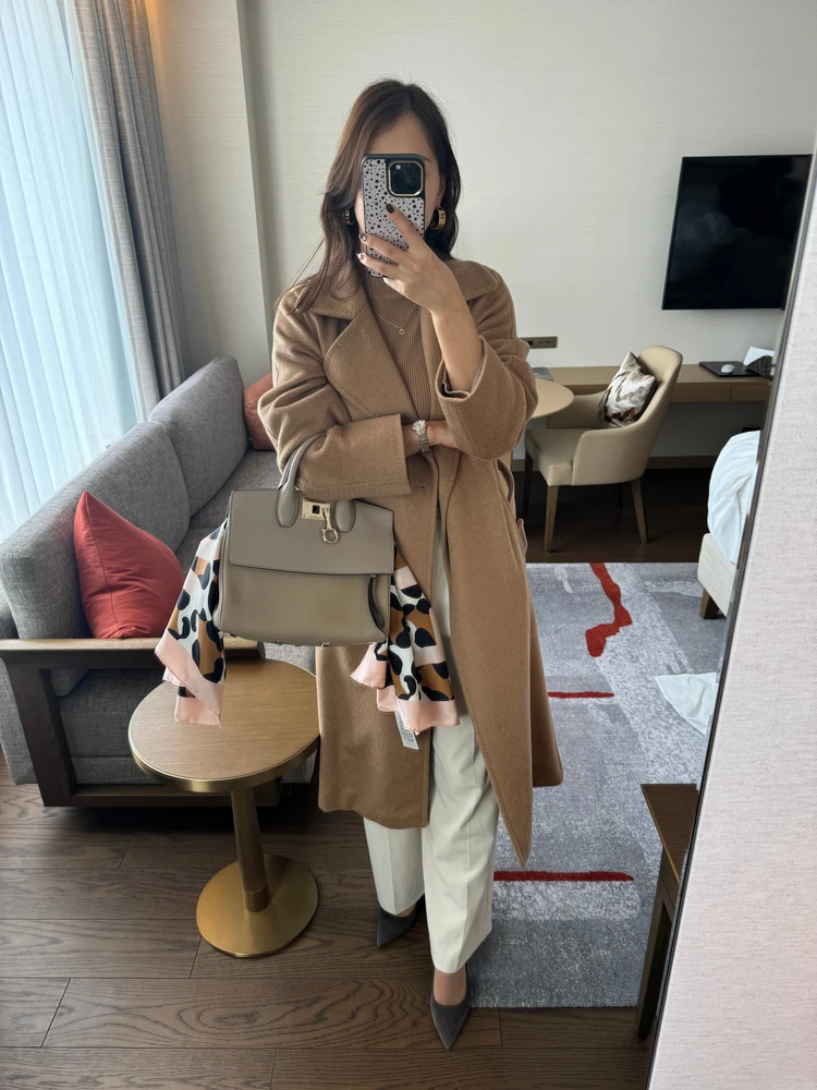 MaxMaraのアイコンコートであるマニュエラ