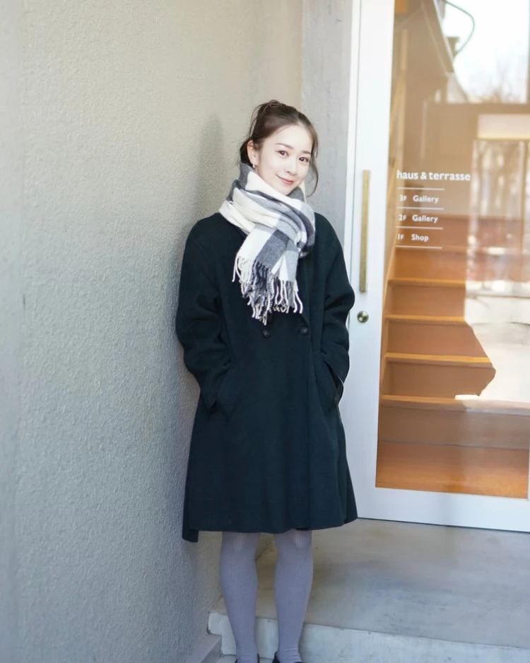 【脱・黒タイツ】冬のコーデを格上げするTabioの”グレーリブタイツ”_5