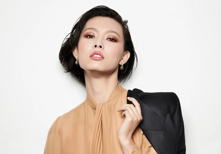 NARS ナチュラル ロングウェア ファンデーション モデルイメージ