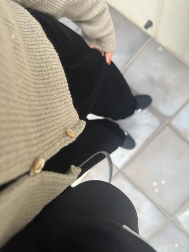 【UNIQLOから冬の神パンツ現る】―「ソフトベロアイージーパンツ」が叶える、大人の冬カジュアル―_3_2