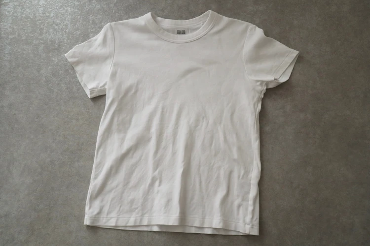 ユニクロ ユー 定番 人気 白 Tシャツ コーデ UNIQLO