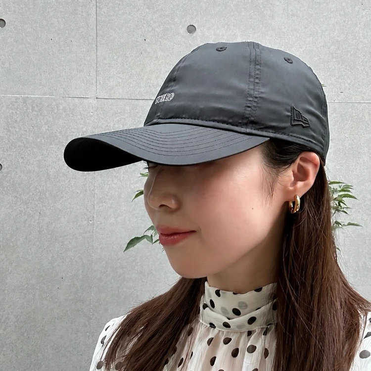THIRD MAGAZINE×NEW ERAのブラックキャップ 30代コーデ