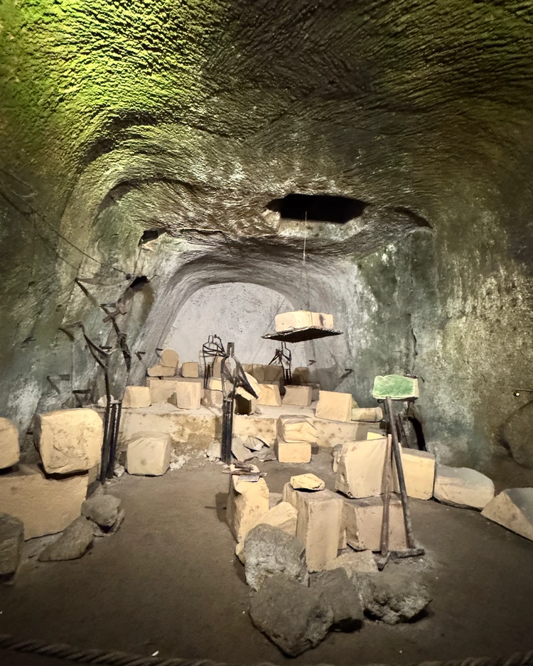 【世界遺産巡り】南イタリア6泊8日周遊旅②ポンペイ遺跡・ナポリ王宮・地下都市ツアー_25