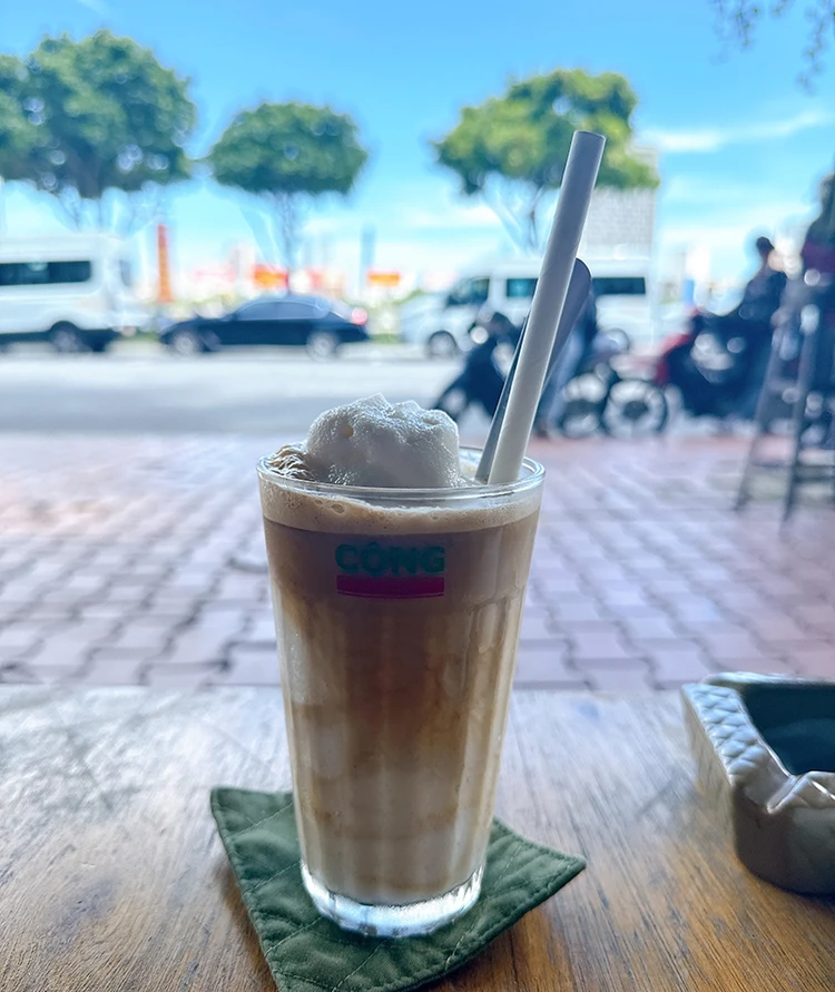 【ダナン】同じココナッツコーヒーでもこんなに違う！？_2