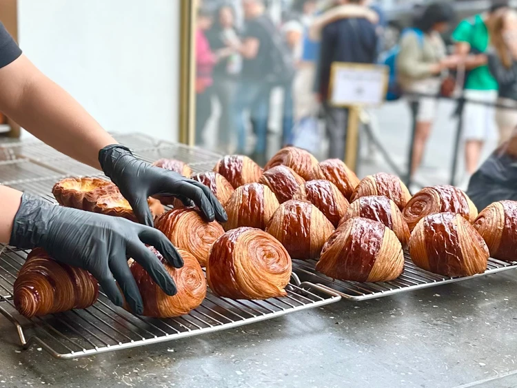 行列必須!セドリック・グロレのクロワッサンとパリの定番カフェ巡り【パリ、ロンドン旅行記-vol.4-】_4