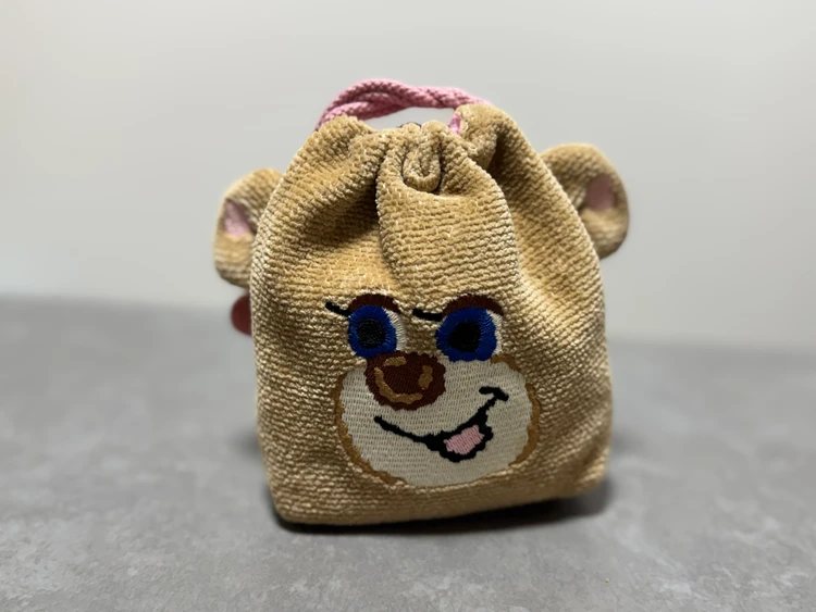 LOVERARY BY FEILER フェイラー　ドアップテディガール　耳付き巾着　アラサーOLのコスメポーチ ラブラリーバイフェイラー　DO UP TEDDY GIRL（ドアップテディガール）