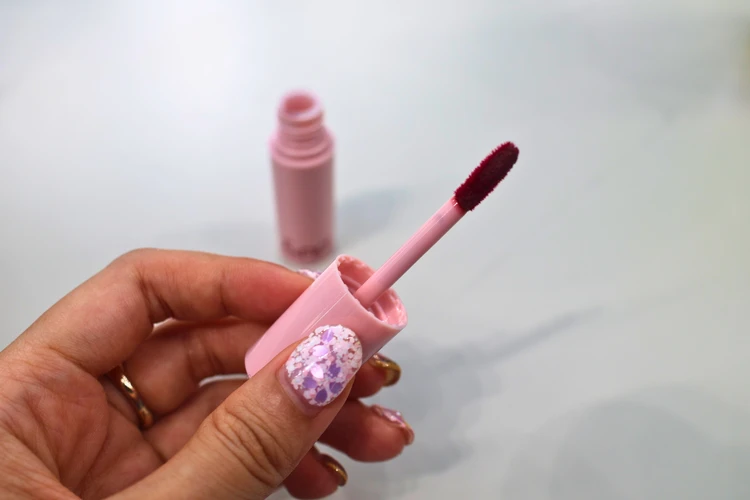 コンビニコスメが想像以上のクオリティ！春に試したい大人の韓国リップ２選_3