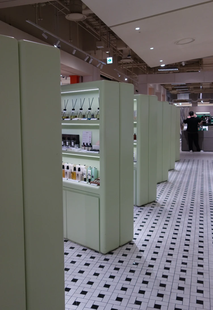 韓国・汝矣島(ヨイド)にある百貨店ザ・ヒョンデ・ソウルの中にあるBe Cleanの店内