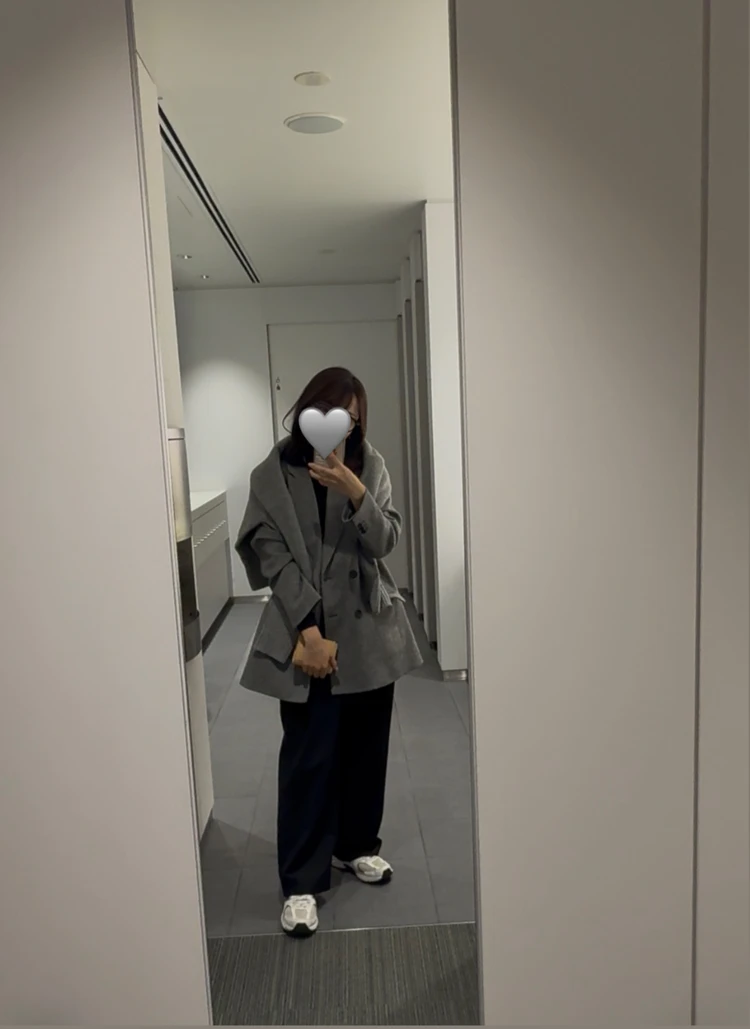 【肩がけニットでおしゃれ上級者】マフラーを巻くより垢抜ける冬のニットの上手な使い方_1_1