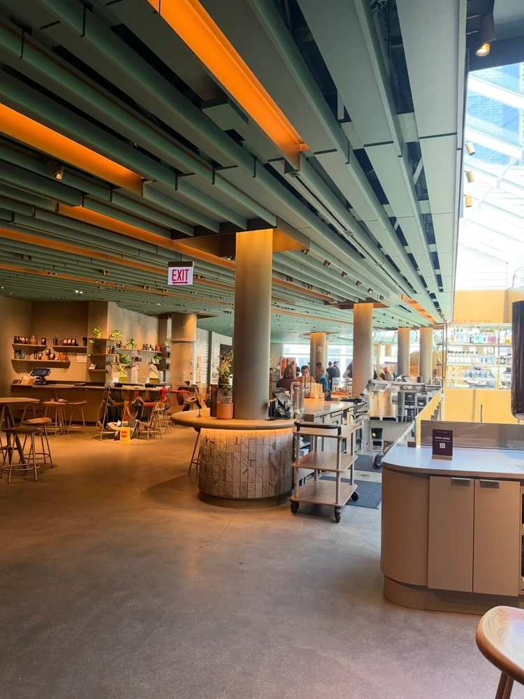 Starbucks Reserve Roastery CHICAGOの店内の様子