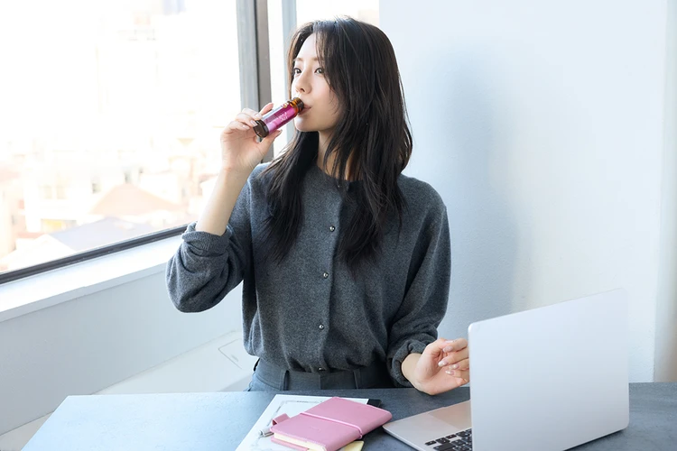 貴島明日香　ザ・コラーゲン＜ドリンク＞