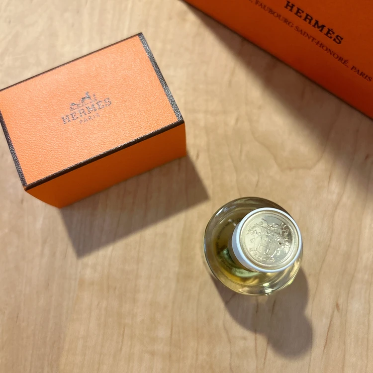 HERMES（エルメス）「ネイル＆キューティクルケアオイル」