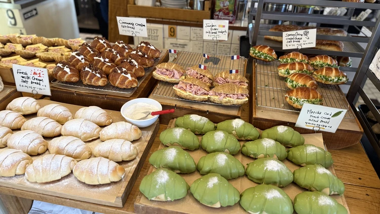 ARTIST BAKERYの人気塩パンラインナップ