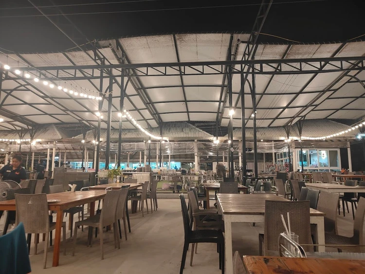 Chomview Seafood　ホアヒン　シーフードレストラン