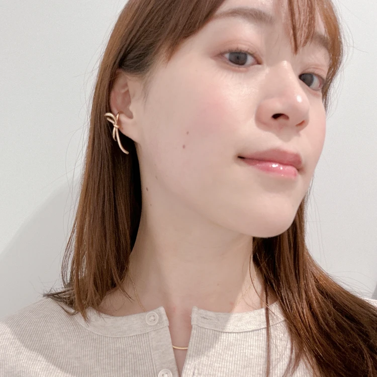 【私のおすすめUVコスメ】色と光をコントロール「スキンアクア トーンアップUVエッセンス」で内側から透明感を！_4_1