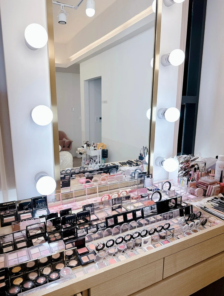 【韓国アイドルメイク体験】本場のプロ技を徹底レポ♡_1