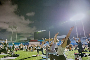 デ スクワークで縮まりがちな体を伸ばす効果も。