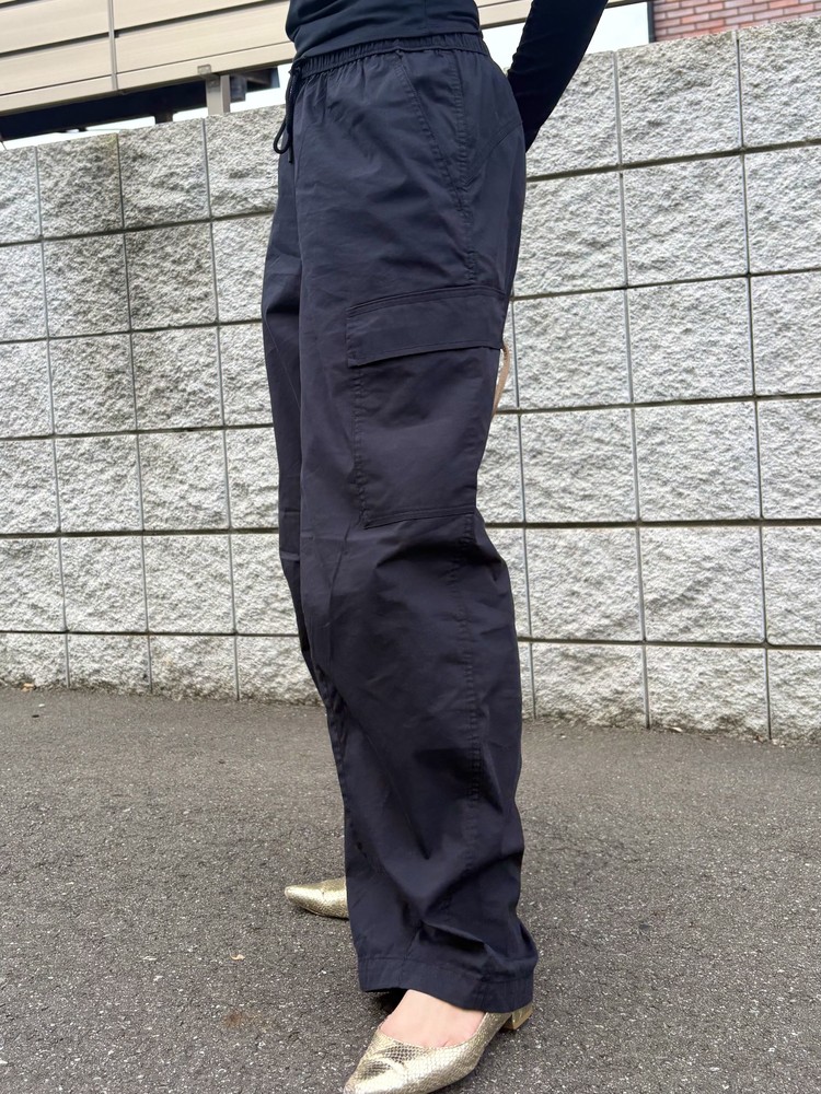 【UNIQLO(ユニクロ)】ハイキング用に買った「ユーティリティボリュームパンツ」が普段使いにも優秀だった！1,990円_5_3