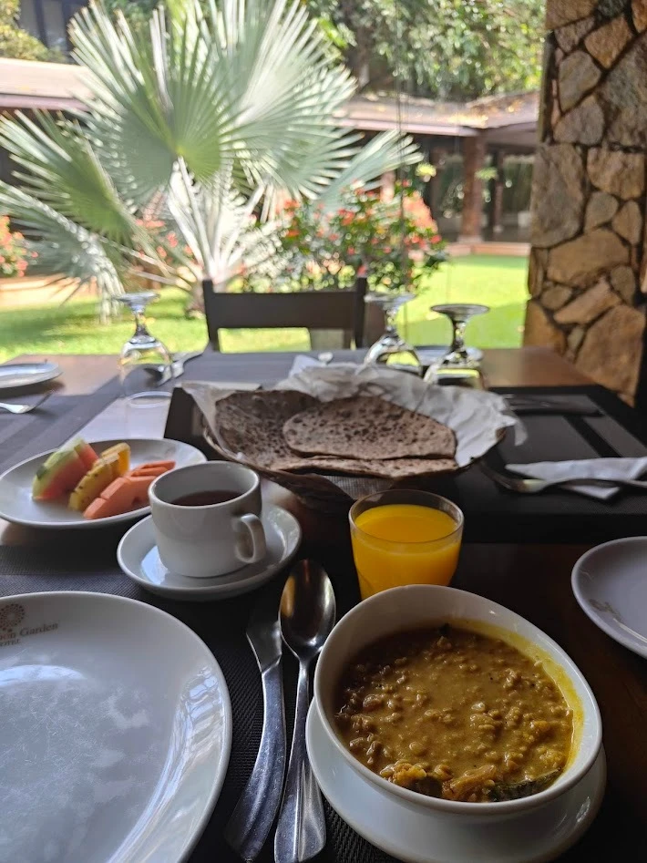 スリランカ航空　コロンボ　トランジット　朝ごはん