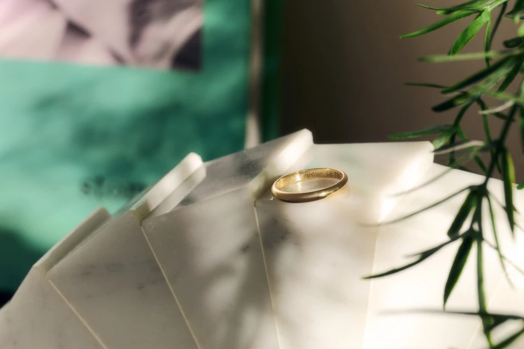 モデル・貴島明日香さんは、今の自分にしっくりくる「Cartier(カルティエ)」の結婚指輪をセレクト【チームBAILAのウエディングリングSNAP Vol.1】
