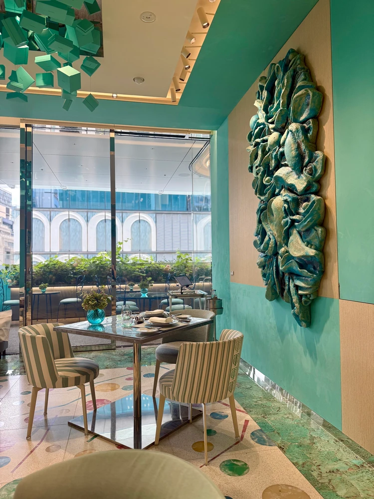 ボーナス後に訪れたい、Tiffany Blue Box Cafeの優雅な平日モーニング_1