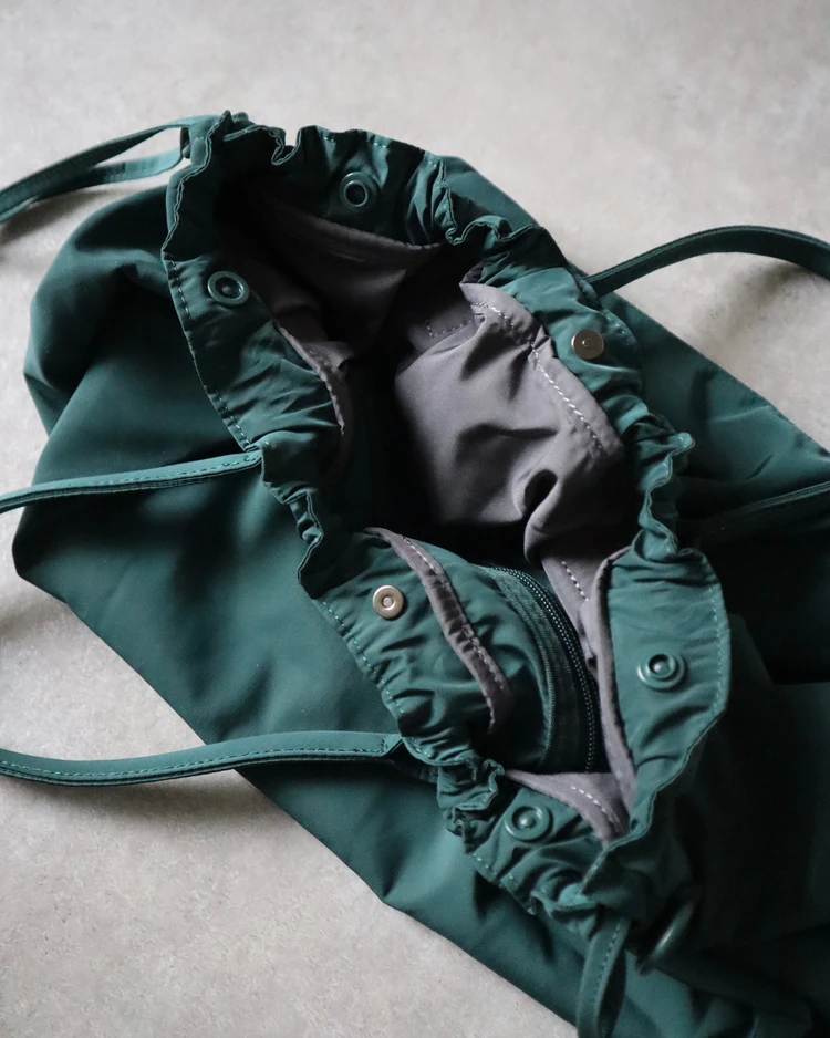 ユニクロ　シー　UNIQLO C ドローストリング　バッグ　2026 新作　スナップボタン