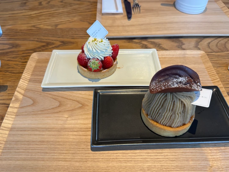 サダハルアオキ