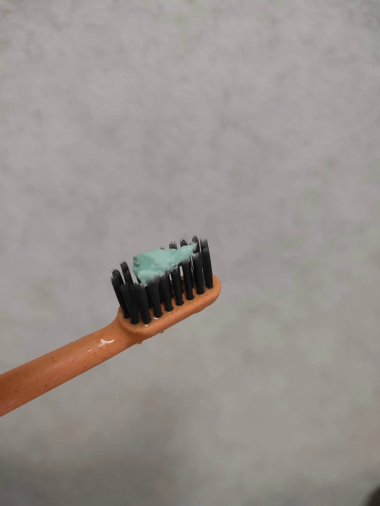 デンティス　DENTISTE　歯磨き粉　タイ