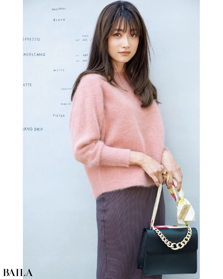 【トレンドカラー部門】【1位】リエスのくすみピンクニット ¥21000