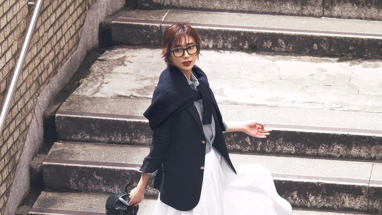 【スニーカーコーデ】クラシックなハイカットコンバースはトラッド服と相思相愛【BAILA今日のコーデ】