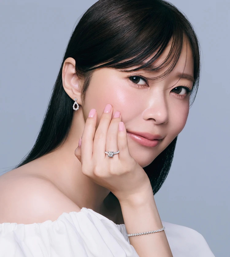 指原莉乃がまとう 私が選ぶ、私のための『ハリー・ウィンストン』