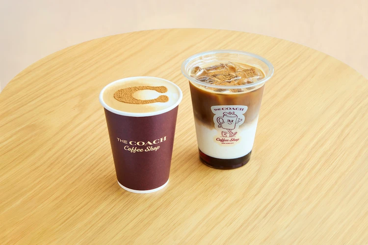 「The Coach Coffee Shop」の秋限定メニュー「MAPLE LATTE」