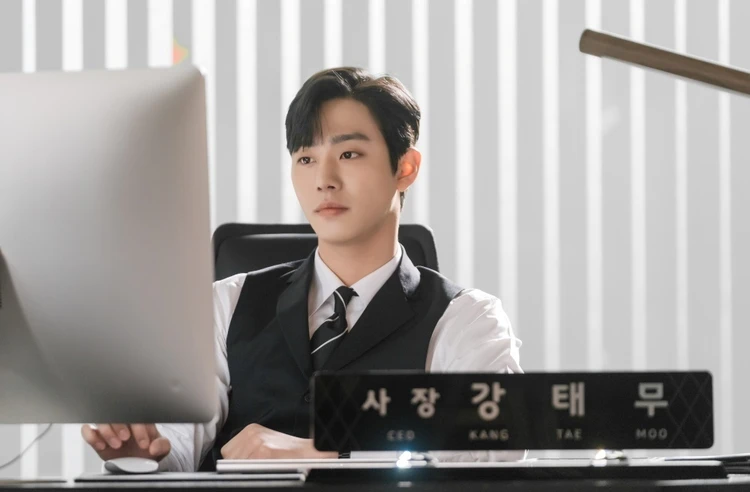 『社内お見合い』 全12話 出演:アン・ヒョソプ、キム・セジョンほか Netflixシリーズ「社内お見合い」独占配信中