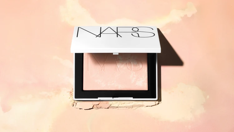 【NARS】人気パウダーに限定新色。洗練されたホワイトパッケージ第2弾が登場