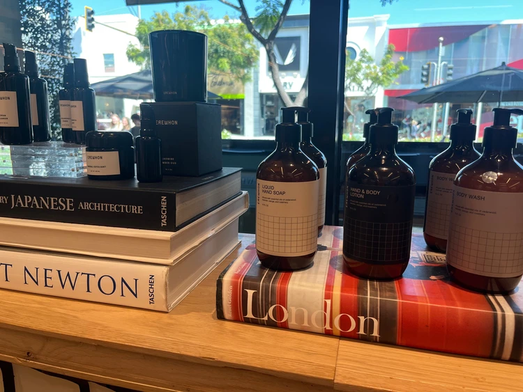 【ロサンゼルス】話題の高級スーパー"EREWHON(エレウォン)"に行ってみた!購入品&店内レポ_6