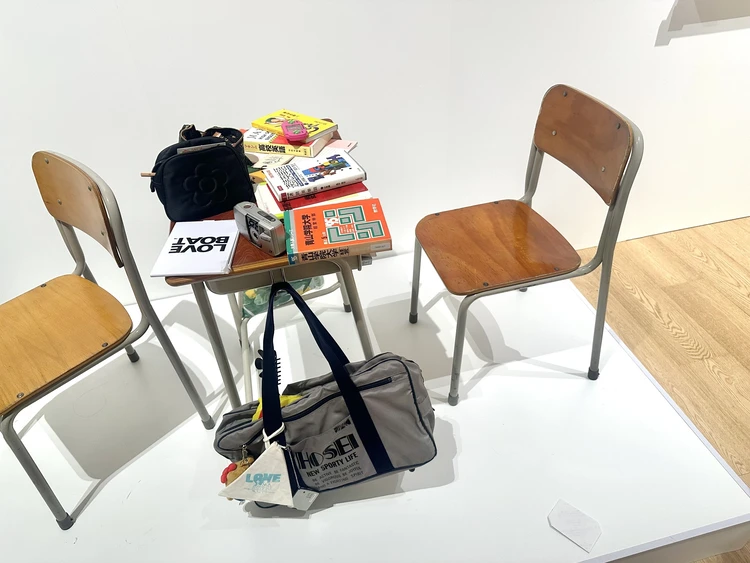 教室の机　再現