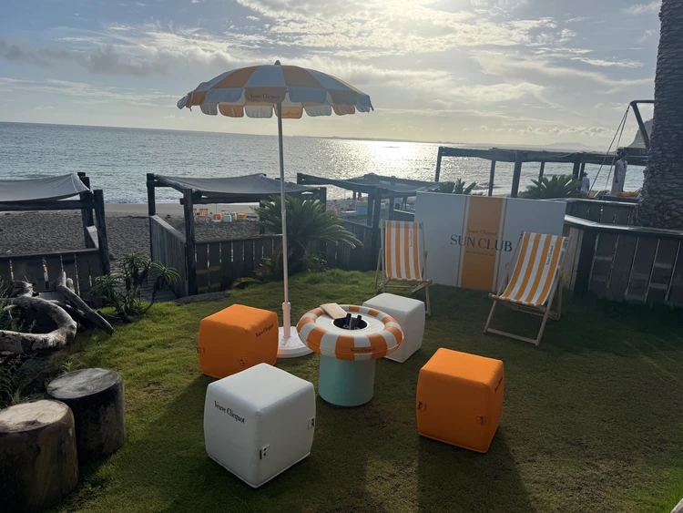 【ヴーヴ・クリコ】夏の海で楽しむ「リッチ オン アイス」!千葉のビーチクラブで過ごす大人の夏休み_4