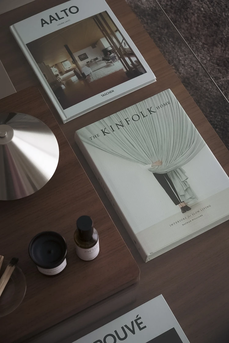 自宅のリビングテーブル