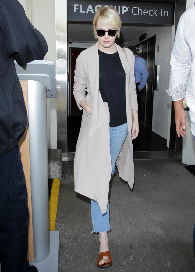 エマ・ストーンも秋シフト♥1枚羽織ってすっきり見せコーデ【日めくりセレブ】_1