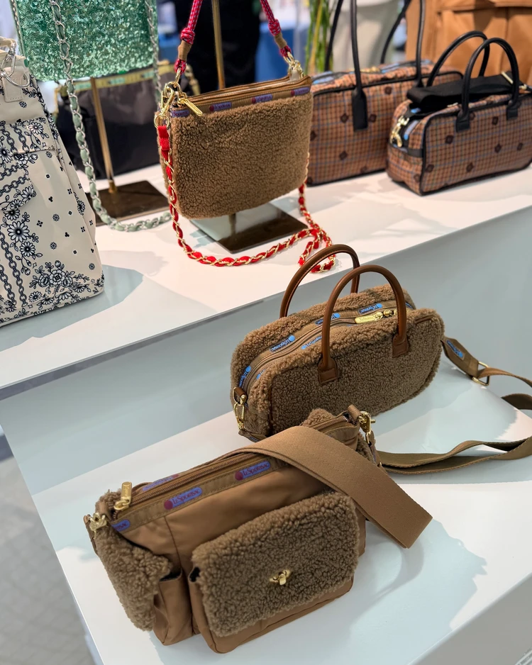 LeSportsac レスポートサック　アトリエコレクション　秋冬新作　ボア　ミニバッグ
