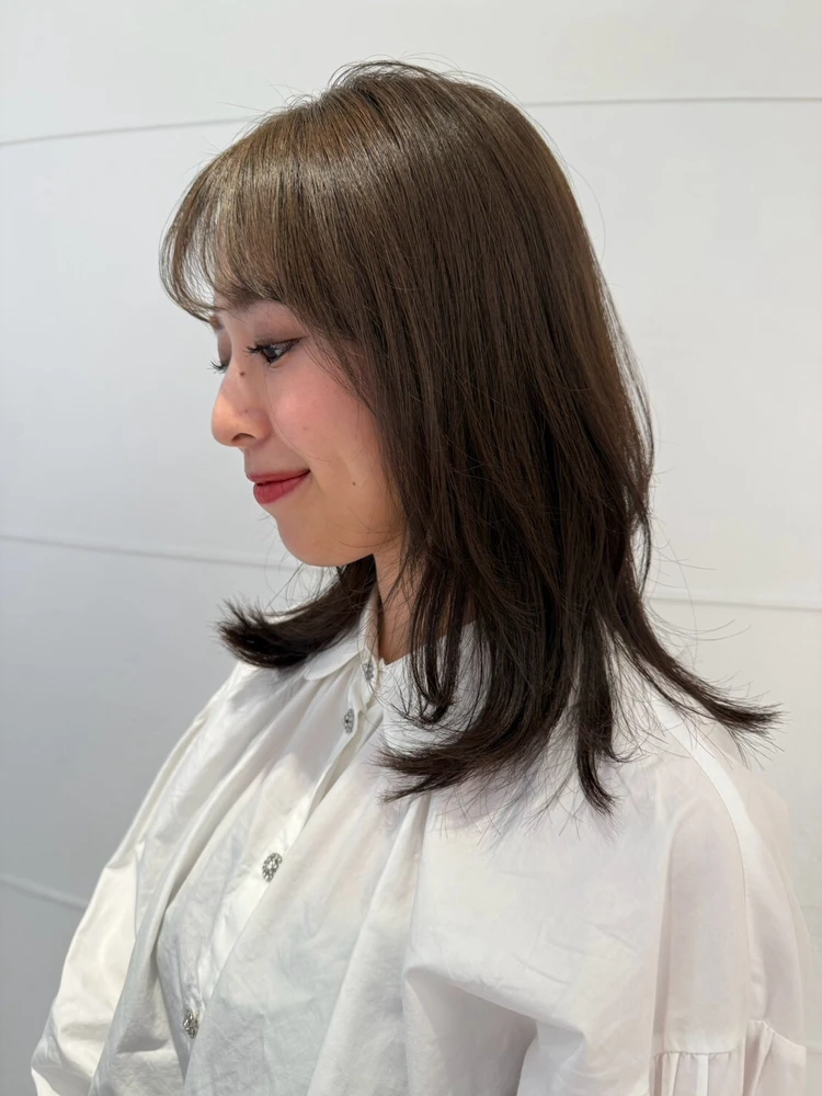 30代 髪型 ミディアムのサイド