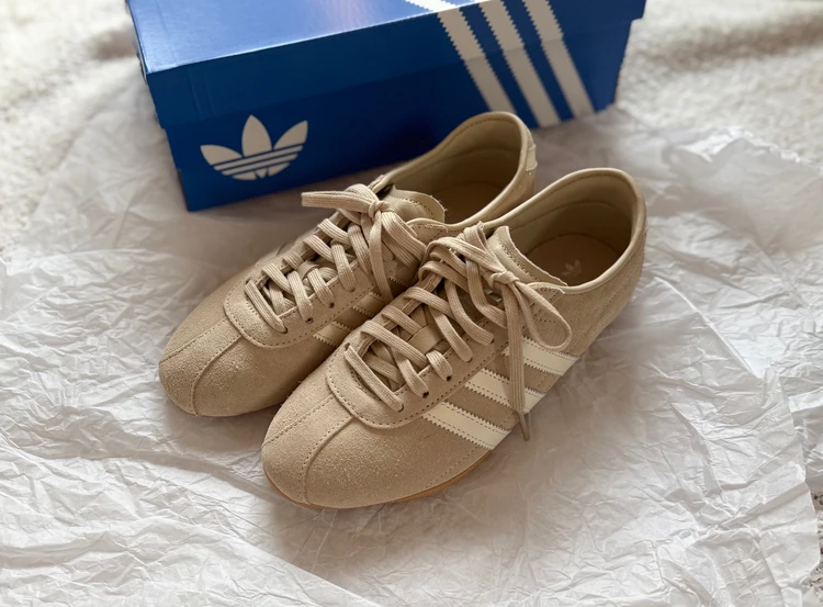 adidas tokyo アディダストウキョウ　ベージュスニーカー