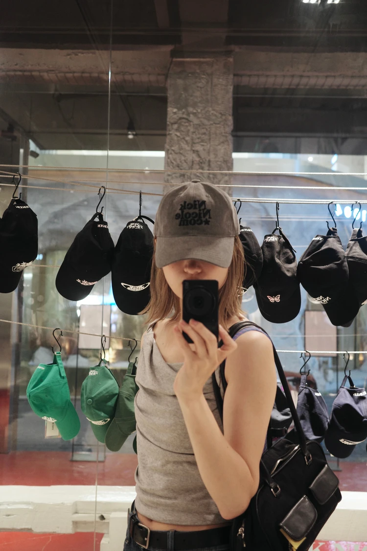 ニックアンドニコル 明洞 ナイトショッピング キャップ